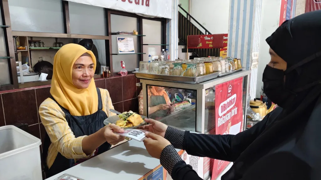 BRI Dukung Roemah Makan Rakjat Malang Beri Sarapan Gratis Tanpa Syarat 1 Malang Posco Media