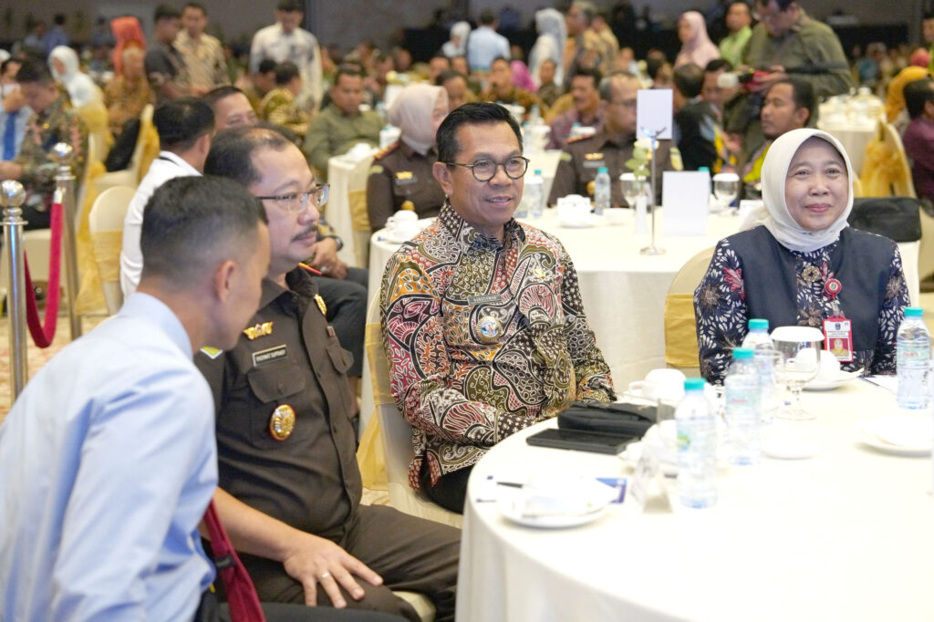 Kejati Jatim dan Pemprov Jatim Perkuat Kolaborasi: Teken MoU "Restorative Justice" dan Komitmen Pembangunan Daerah 1 Malang Posco Media